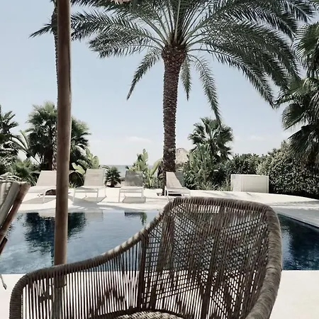 Whitekey Cyprus * أيا نابا